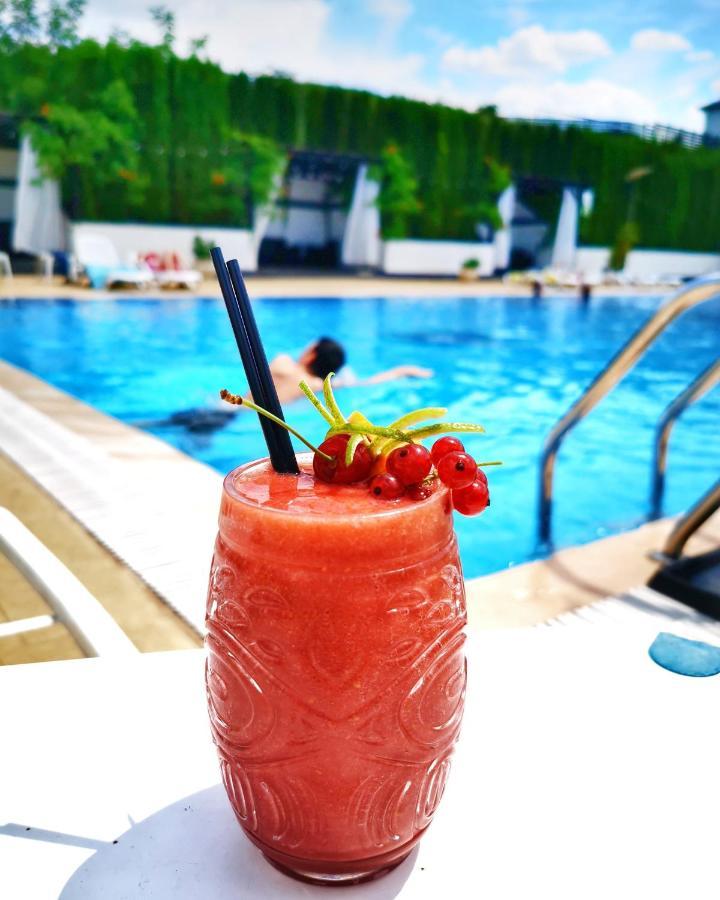 Complex Eos Hotel Valea Lupului  Buitenkant foto