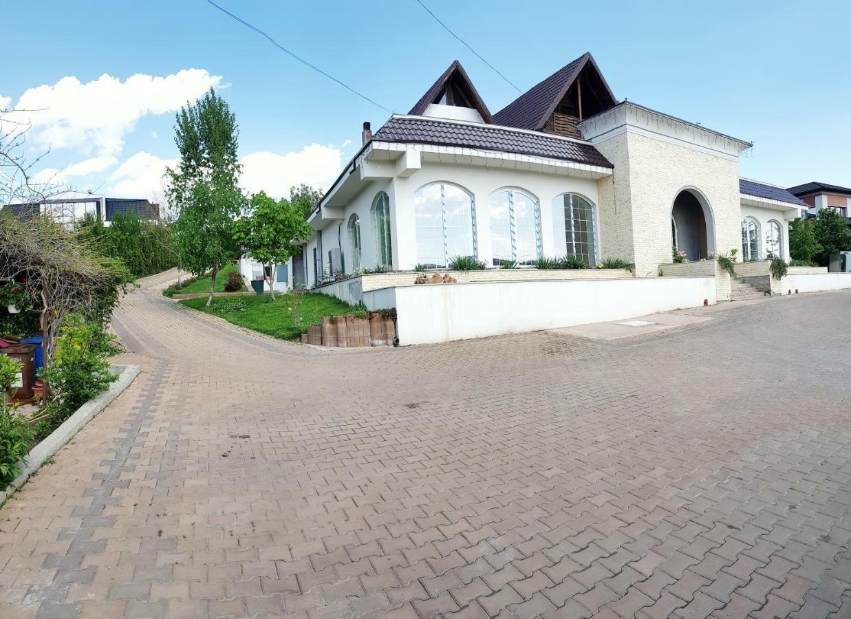 Complex Eos Hotel Valea Lupului  Buitenkant foto